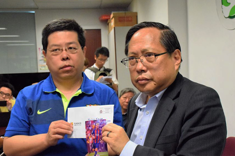 何俊仁質疑帶口罩男子是否林子健 – 新傳網