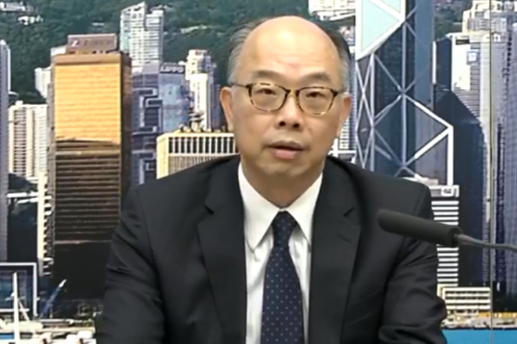 政府強烈譴責機場衝突 稱已超出和平集會底線 – 新傳網