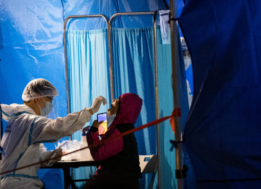 林鄭月娥：周末圍封強檢難安排晚餐冀見諒