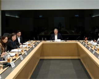 宏福苑援助基金督導委員會  決定向宏福苑每個單位業主發放10萬元特別補助