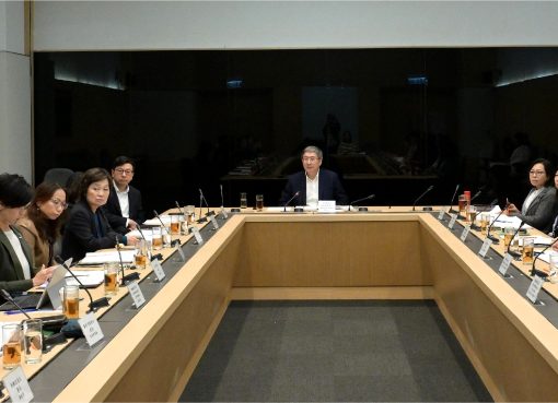 宏福苑援助基金督導委員會  決定向宏福苑每個單位業主發放10萬元特別補助